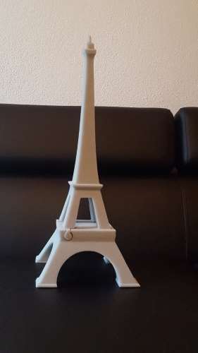 Tour Eiffel en mousse
